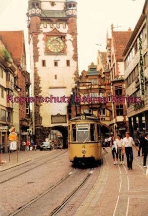 Freiburg Straßenbahn - Bertholdbrunnen - Linie 2 - Wagen Nr. 110 - Bild 1