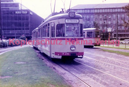 Düsseldorf Straßenbahn - Jan-Willem-Platz - Linie 706 Wagen Nr. 2115