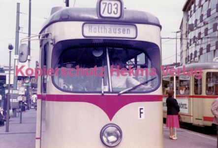 Düsseldorf Straßenbahn - Jan-Willem-Platz - Linie 703 Wagen