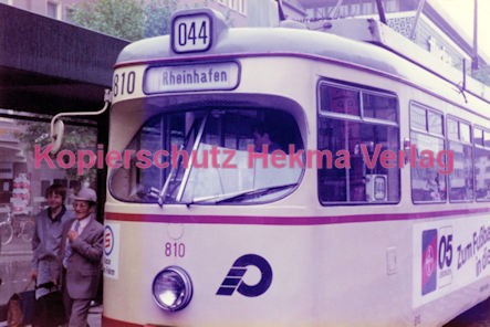 Krefeld Straßenbahn - Linie 044 Wagen Nr. 810 - Bild 1