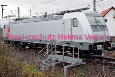 Germersheim Eisenbahn - Bahnhof - Leihlok der Fa. Akiem - Lok 186 362-0 mit Schneepflug