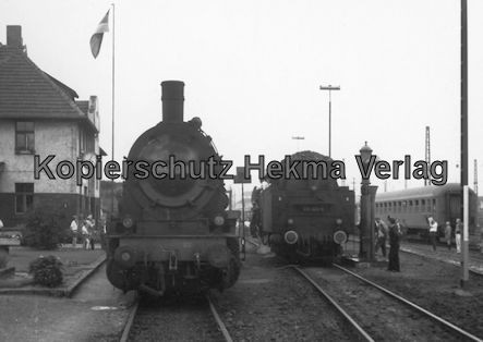 Rheingoldzug von Düsseldorf nach Arnheim - BW Neuß (Rhein) - Lok 055 113-8