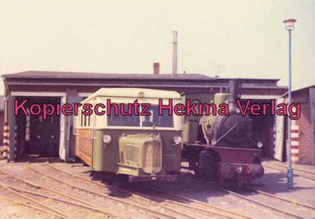 Borkum Inselbahn - Lokomotiven vor der Wagenhalle