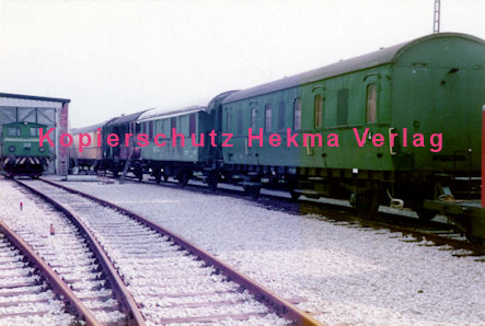 DFS Museumsbahn - Ebermannstadt-Behringersmühle - Bahnhof Ebermannstadt - Lokschuppen und Personenwagen