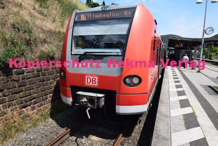 Lambrecht - Bahnhof - S 1 Wagen 425 721-8