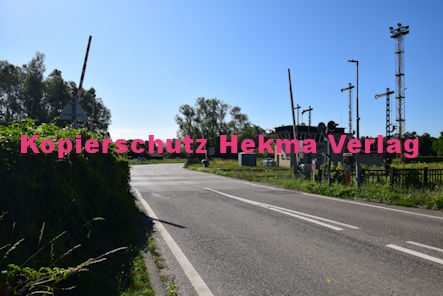 Lauterbourg (Frankreich) Eisenbahn - Bahnhof - Bahnübergang