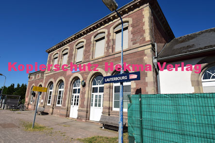 Lauterbourg (Frankreich) Eisenbahn - Bahnhof - Bahnhofsgebäude