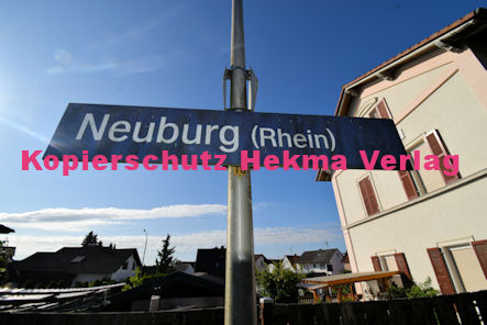 Neuburg (Rhein) Eisenbahn - Bahnhaltepunkt - Bahnhofsschild
