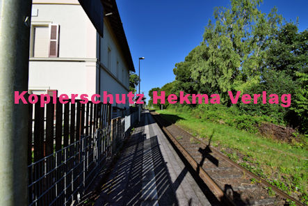 Neuburg (Rhein) Eisenbahn - Bahnhaltepunkt - Bahnsteig