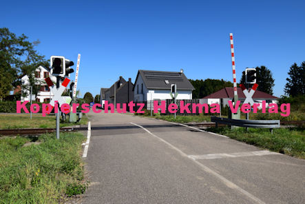 Kapsweyer (Pfalz) Eisenbahn - Bahnhaltepunkt Kapsweyer - Bahnübergang