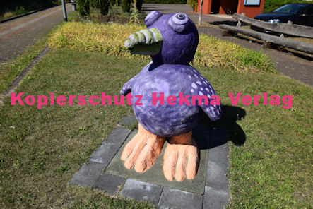 Kapsweyer (Pfalz) Eisenbahn - Bahnhaltepunkt Kapsweyer - Figuren Uzname „Wudd-Wudd-Seckele“