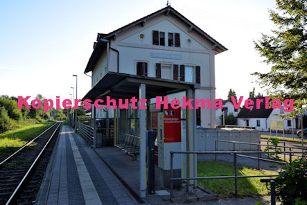 Neuburg (Rhein) Eisenbahn - Bahnhaltepunkt - Bahnhofsgebäude