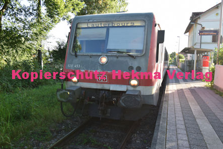 Neuburg (Rhein) Eisenbahn - Bahnhaltepunkt - RB 52 Wagen 928 453