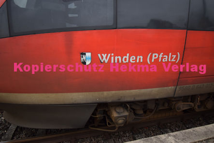 Steinfeld (Pfalz) Eisenbahn - Steinfeld Bahnhaltepunkt - RB53 Wagen 643 012 Winden (Pfalz)