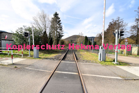 Annweiler am Trifels Eisenbahn - Annweiler Bahnübergang BÜ 40,329 Annweiler III - August Bebel Straße