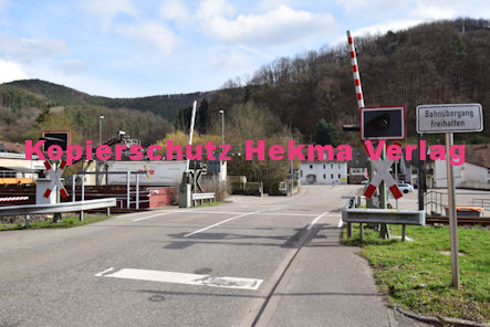 Annweiler-Sarnstall Eisenbahn - Annweiler-Sarnstall Bahnübergang 442 BÜ 41,9 - Wasgau Straße