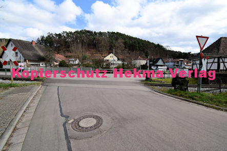 Hinterweidenthal Eisenbahn - Hinterweidenthal Bahnübergang 345 BÜ - Bahnhofstraße