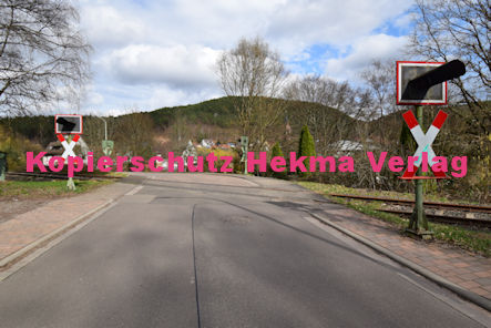 Hinterweidenthal Eisenbahn - Hinterweidenthal Bahnübergang BÜ 2,5 - Hinter den Birken