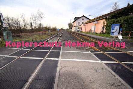 Knöringen Eisenbahn - Knöringen Bahnübergang BÜ 13,6 - Bahnhofstraße