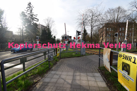 Landau Pfalz Eisenbahn - Landau Bahnübergang BÜ 26,6 - Weißenburger Straße