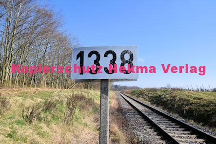 Oberhausen (Pfalz) Eisenbahn - Oberhausen Bahnübergang 1338 - Friedhofstr./Friedhof