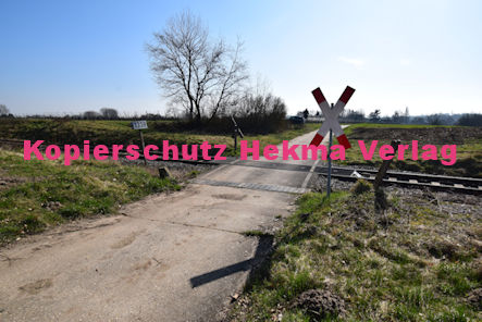 Oberhausen (Pfalz) Eisenbahn - Oberhausen Bahnübergang 1338 - Friedhofstr./Friedhof