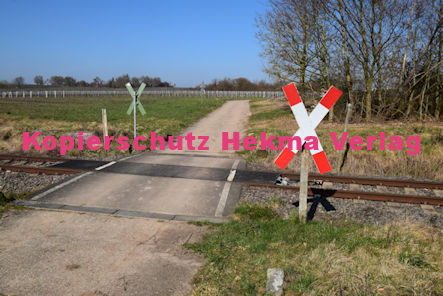 Oberhausen (Pfalz) Eisenbahn - Oberhausen Bahnübergang 1338 - Friedhofstr./Friedhof