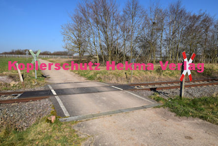 Oberhausen (Pfalz) Eisenbahn - Oberhausen Bahnübergang 1338 - Friedhofstr./Friedhof