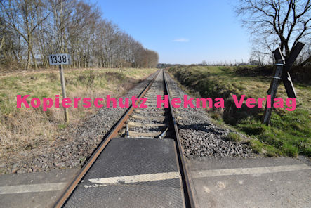 Oberhausen (Pfalz) Eisenbahn - Oberhausen Bahnübergang 1338 - Friedhofstr./Friedhof