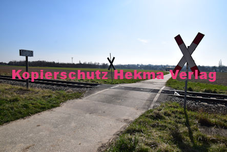 Oberhausen (Pfalz) Eisenbahn - Oberhausen Bahnübergang 1339 - An den Hofäckern/Jubiläumsbank