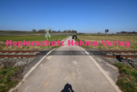 Oberhausen (Pfalz) Eisenbahn - Oberhausen Bahnübergang 1339 - An den Hofäckern/Jubiläumsbank