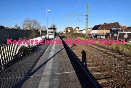 Berghausen (Pfalz) Eisenbahn - Bahnhaltepunkt Berghausen - Bahnsteig