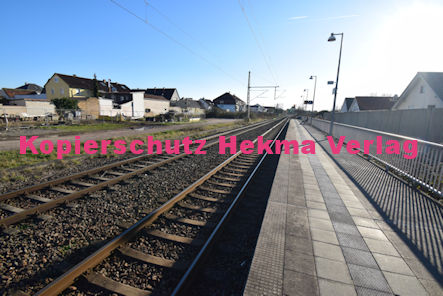 Berghausen (Pfalz) Eisenbahn - Bahnhaltepunkt Berghausen - Bahnsteig