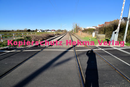 Berghausen (Pfalz) Eisenbahn - Bahnhaltepunkt Berghausen - Bü Berghausen 3 km 13,198 Schänzelweg