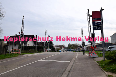 Kandel (Pfalz) - Eisenbahn - Kandel Bahnübergang 1210 Bü 7,1 - Bahnhofstraße