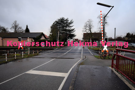 Knöringen Eisenbahn - Knöringen Bahnübergang BÜ 13,6 - Bahnhofstraße