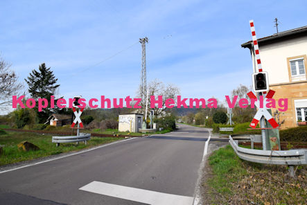 Königsbach (Pfalz) Eisenbahn - Königsbach Bahnübergang Bü 3,7 - Deidesheimer Straße