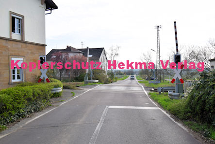 Königsbach (Pfalz) Eisenbahn - Königsbach Bahnübergang Bü 3,7 - Deidesheimer Straße