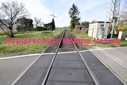 Königsbach (Pfalz) Eisenbahn - Königsbach Bahnübergang Bü 3,7 - Deidesheimer Straße
