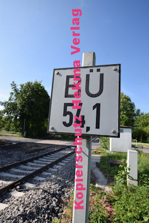 Hagenbach (Pfalz) Eisenbahn - Hagenbach - Bahnübergang 1303 Bü Hagenbach I km 54,182 - Ortsrandstraße/Feldweg/Kieswerk