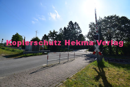 Hagenbach (Pfalz) Eisenbahn - Hagenbach - Bahnübergang 1303 Bü Hagenbach I km 54,182 - Ortsrandstraße/Feldweg/Kieswerk