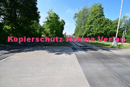 Hagenbach (Pfalz) Eisenbahn - Hagenbach - Bahnübergang 1303 Bü Hagenbach I km 54,182 - Ortsrandstraße/Feldweg/Kieswerk