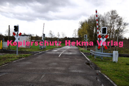 Kapsweyer (Pfalz) Eisenbahn - Kapsweyer - Bahnübergang 1120 Bü 39,8 - Bahnhofstraße