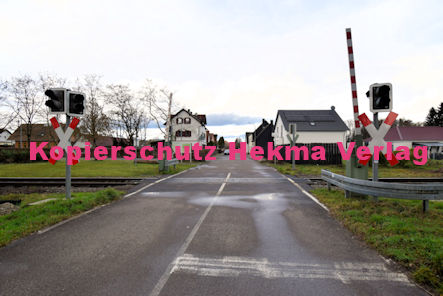 Kapsweyer (Pfalz) Eisenbahn - Kapsweyer - Bahnübergang 1120 Bü 39,8 - Bahnhofstraße