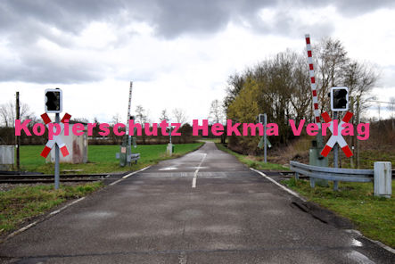 Kapsweyer (Pfalz) Eisenbahn - Kapsweyer - Bahnübergang 1120 Bü 39,8 - Bahnhofstraße
