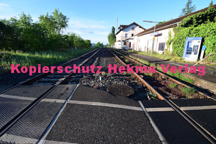 Knöringen Eisenbahn - Knöringen Bahnübergang 1032 BÜ 13,6 - Bahnhofstraße/L513