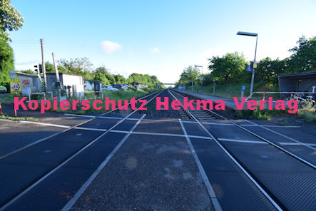 Knöringen Eisenbahn - Knöringen Bahnübergang 1032 BÜ 13,6 - Bahnhofstraße/L513