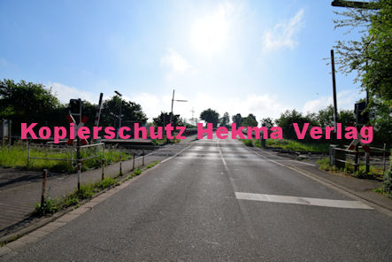 Knöringen Eisenbahn - Knöringen Bahnübergang 1032 km 13,633 BÜ 13,6 - Bahnhofstraße/L513