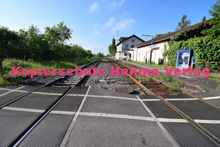 Knöringen Eisenbahn - Knöringen Bahnübergang 1032 km 13,633 BÜ 13,6 - Bahnhofstraße/L513