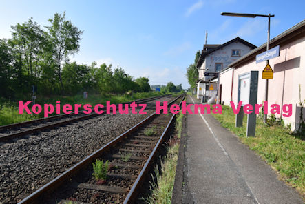 Knöringen Eisenbahn - Knöringen Bahnübergang 1032 km 13,633 BÜ 13,6 - Bahnhofstraße/L513